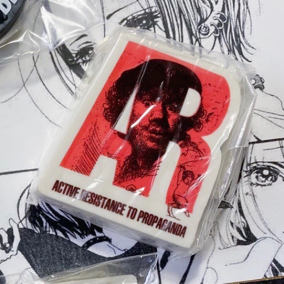 VIVIENNE WESTWOOD ACTIVE RESISTANCE ERASER - Picture 2 of 2